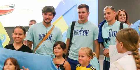 Динамо прибуло до Салонік на матч Ліги Європи