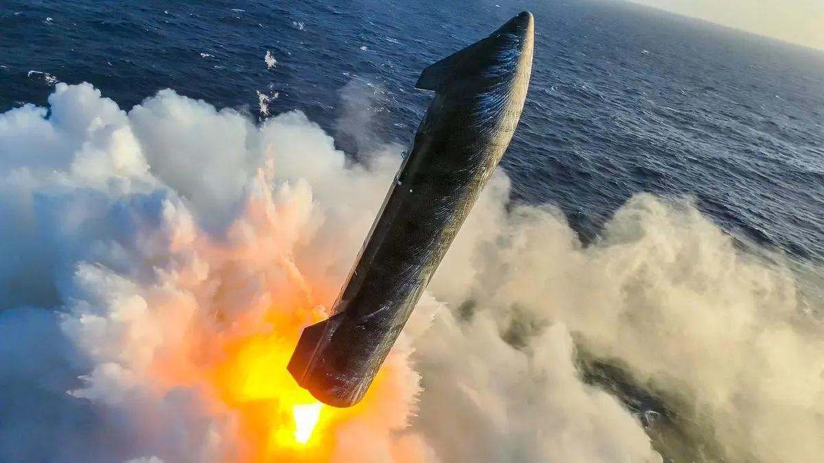 SpaceX показала м'яку посадку Starship: нові відео з океану