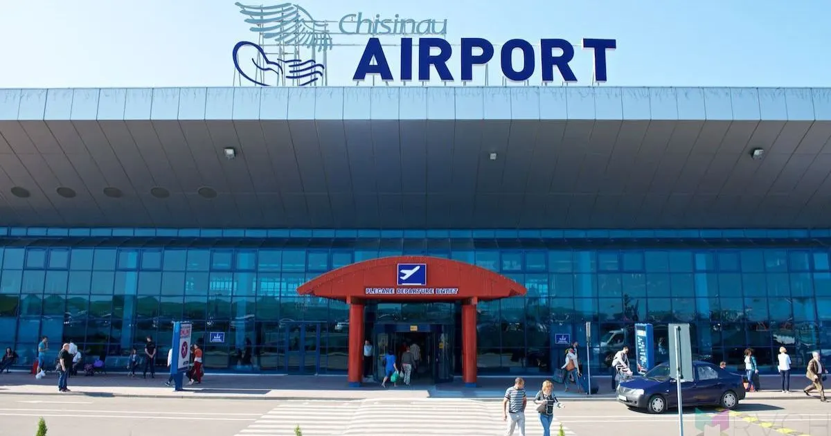 Аеропорт Кишинева запустив безкоштовний трансфер для пасажирів із потягів