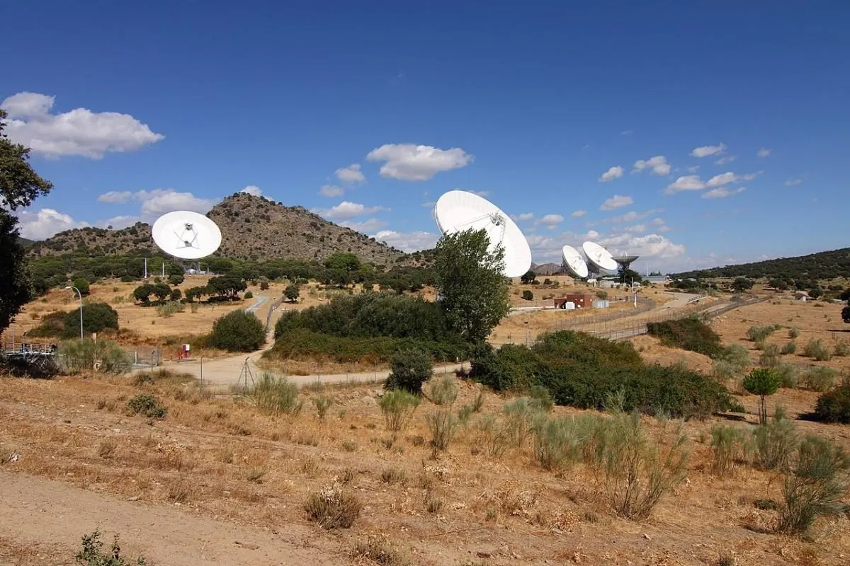 Лісові пожежі в Іспанії загрожують обсерваторії NASA для зв'язку з Voyager 1