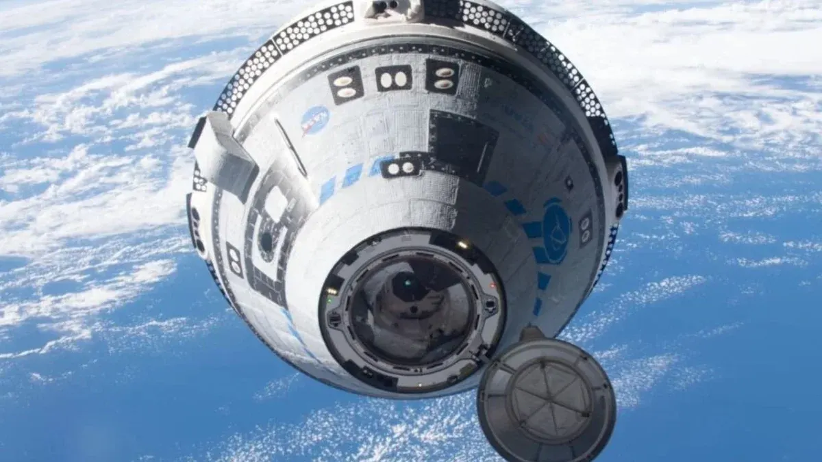 Crew Dragon іде з орбіти: NASA готує Starliner як заміну