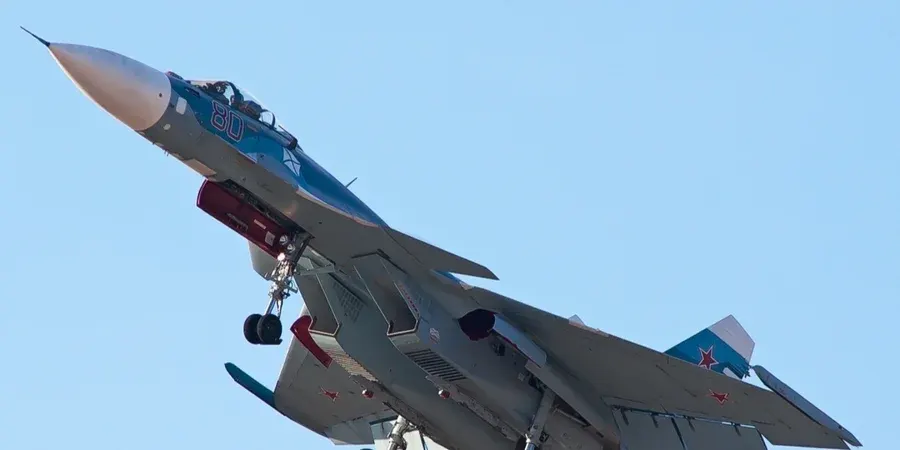Супутникові знімки показали, як в Анапі прибирають уламки Су-33 після удару FP-2