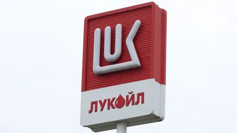 Супутник показав наслідки удару по нафтобазі "Лукойла" в Адлері