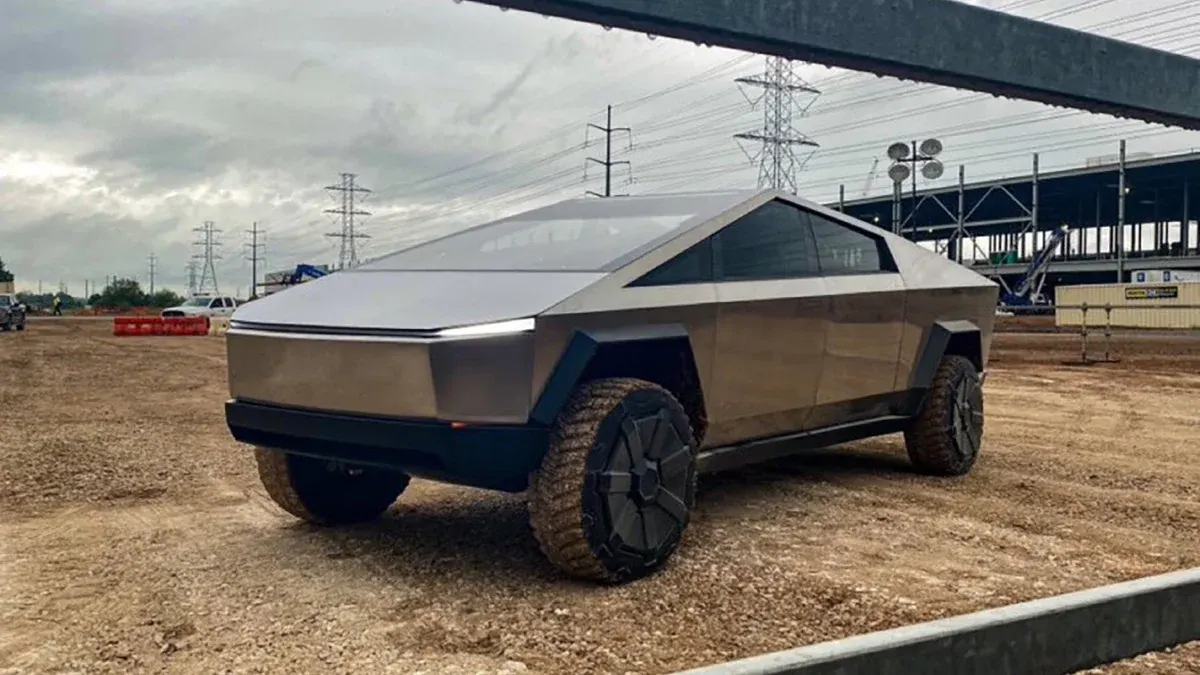 NASA замінить броньовики MRAP на Tesla Cybertruck для порятунку астронавтів