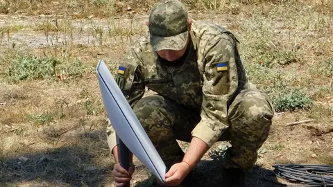Starlink у війні: можливості та обмеження супутникового зв'язку