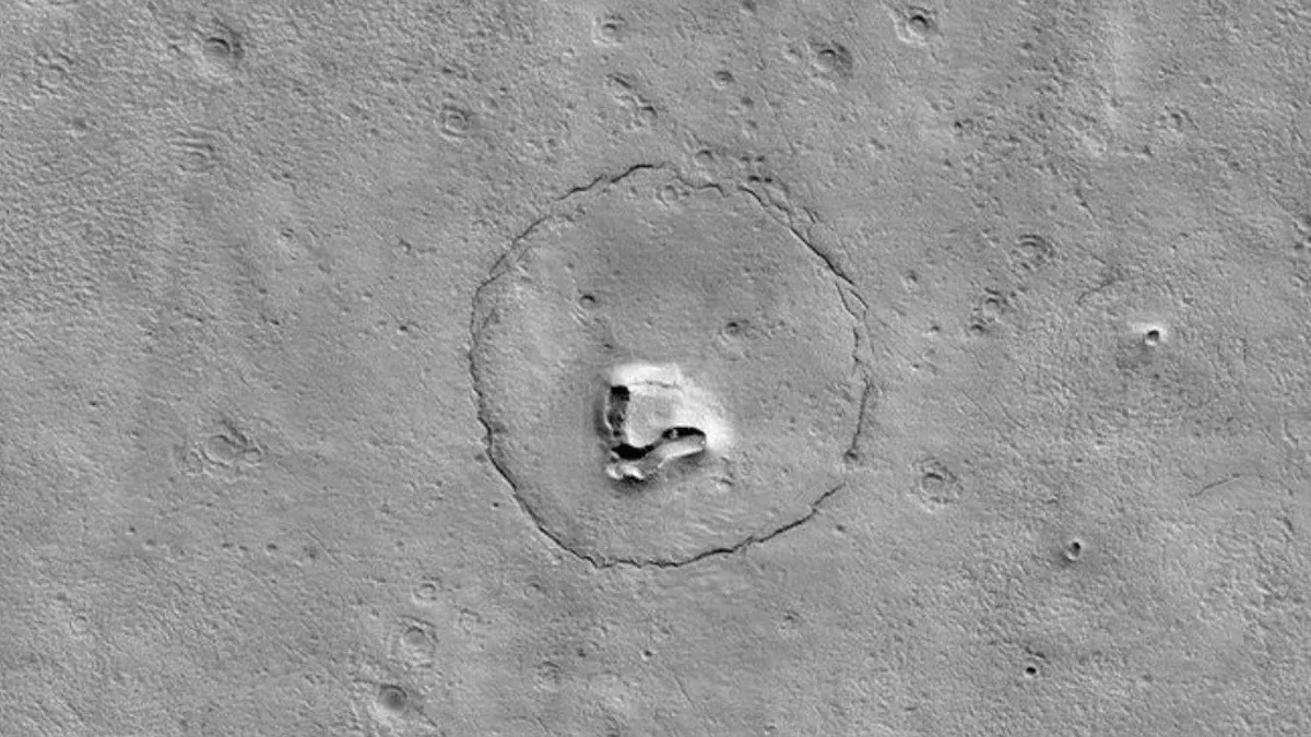 Mars Reconnaissance Orbiter показав на Марсі рельєф, схожий на ведмежу морду