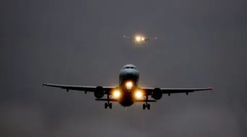 Аварійна посадка літака Taban Air в Ірані: 46 поранених