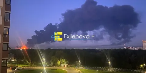 Супутники показали палаючі резервуари Куйбишевського НПЗ після удару