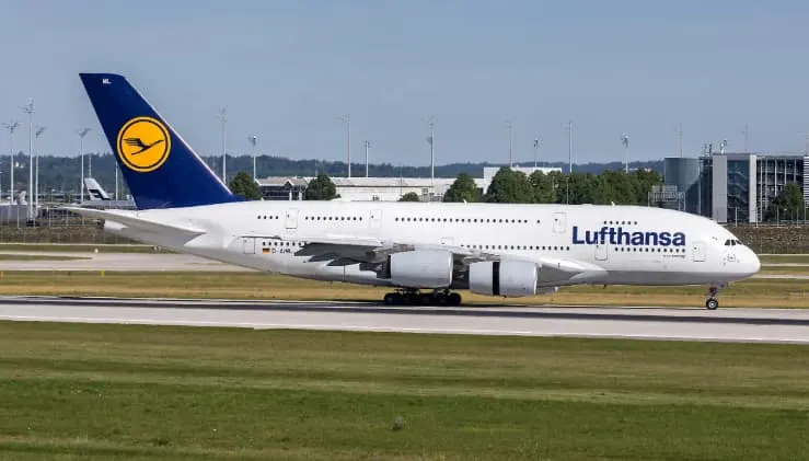 Airbus A380 Lufthansa пошкодив вогні ЗПС у Мюнхені під час посадки