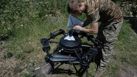 Маск дозволив ЗСУ бити по РФ зі Starlink, але рішення за Білим домом