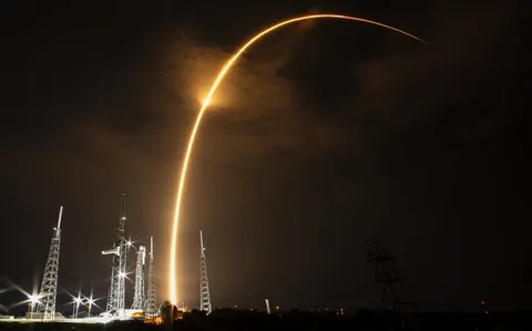 Falcon 9 вріжеться в Місяць: що відомо про зіткнення